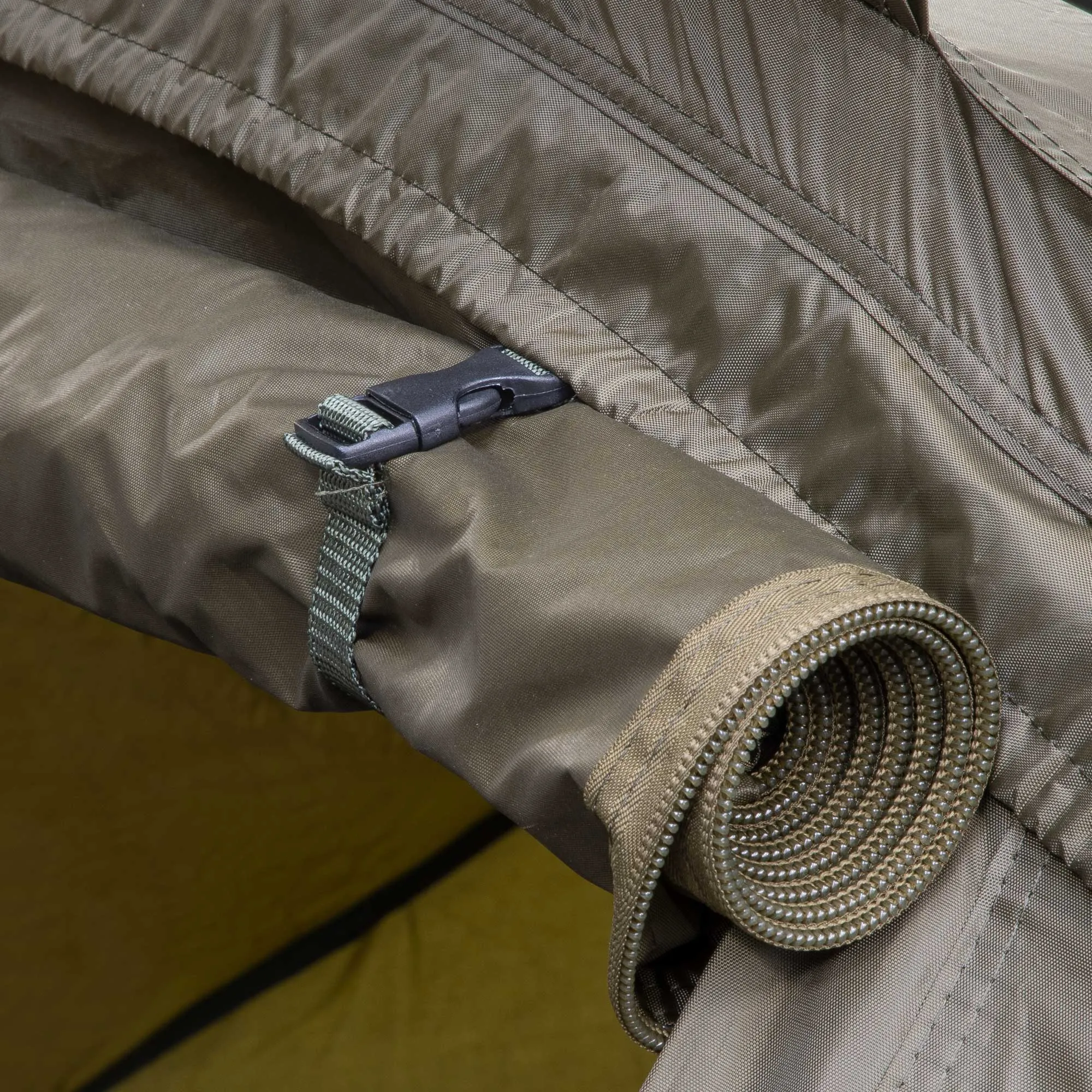 2-Man Fishing Bivvy/Carp Tent, Lightweight & Waterproof with Two Bedchairs - DL142
