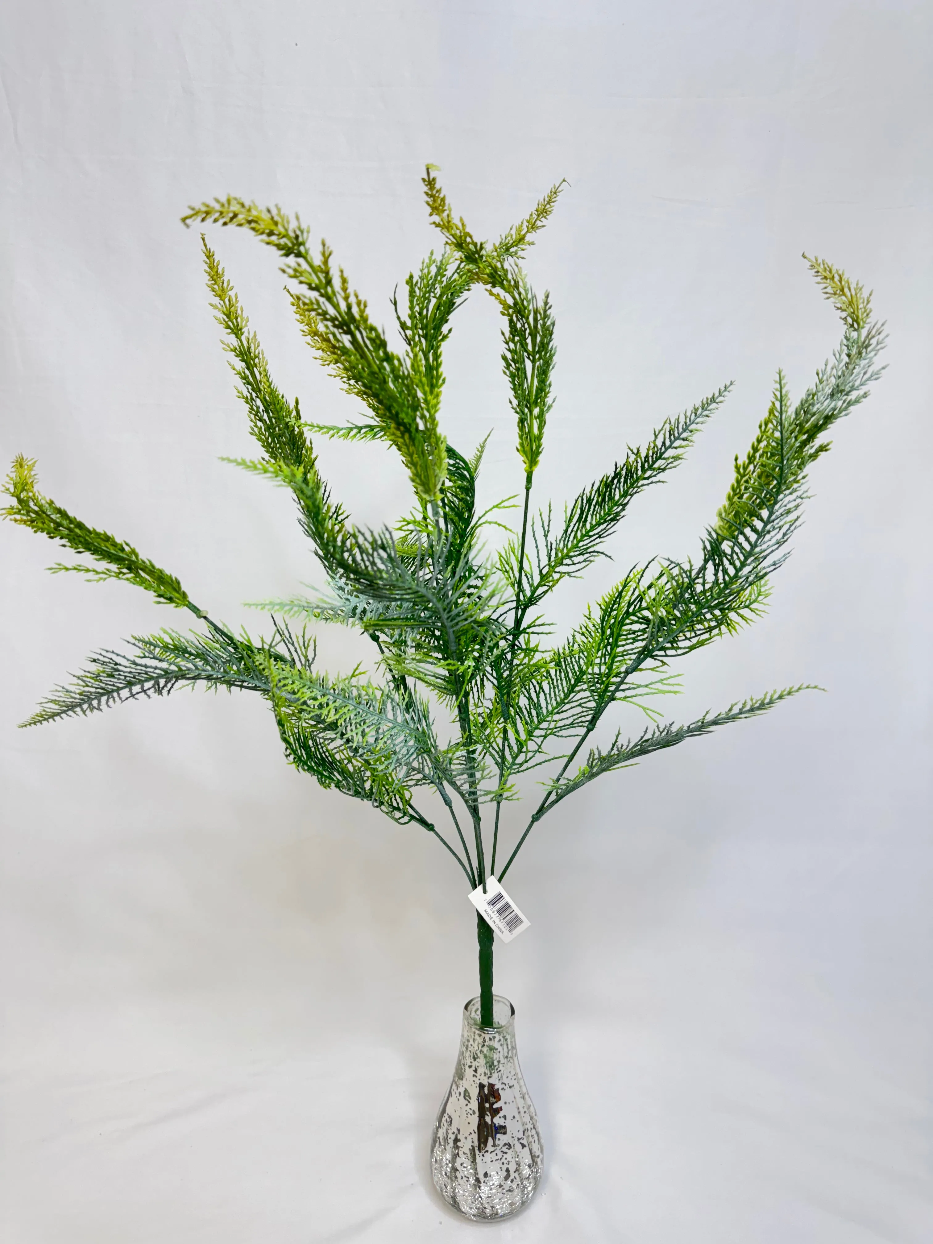 24" Plastic Fern Bush: Fresh Green- 57122