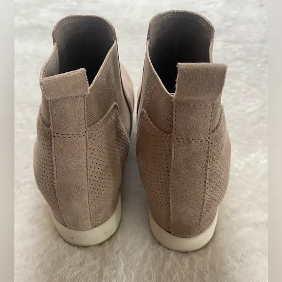 Dolce Vita Wedges Size 10 Color Tan