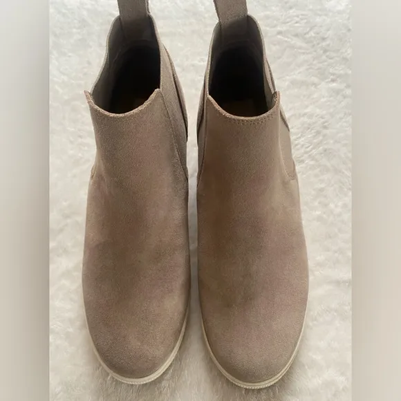 Dolce Vita Wedges Size 10 Color Tan
