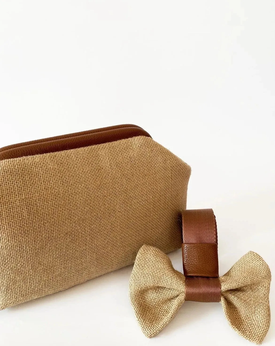 Elegant Jute Straw Handbag with Bow Detail