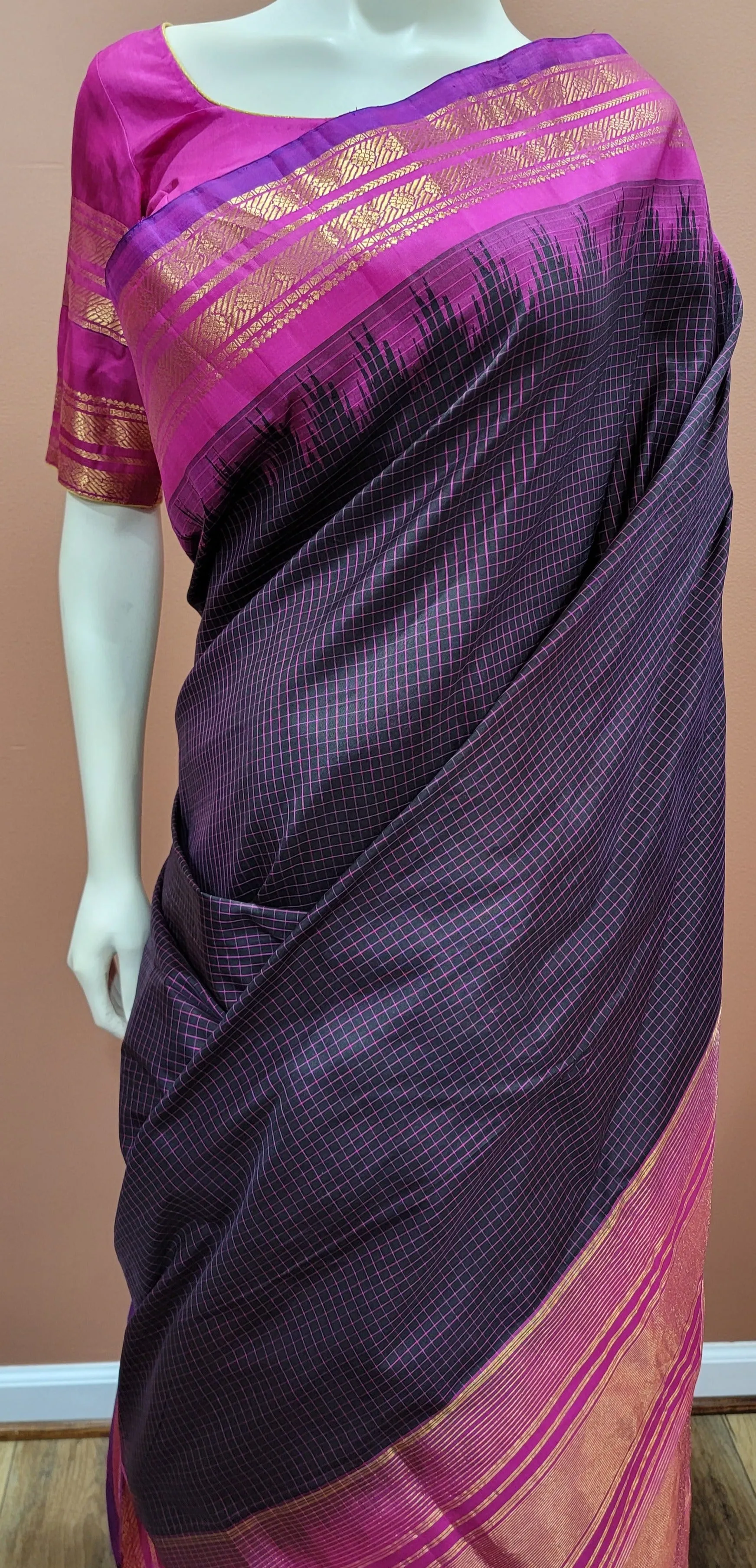 Gadwal Silk Saree w/ Blouse in Pink and Brown