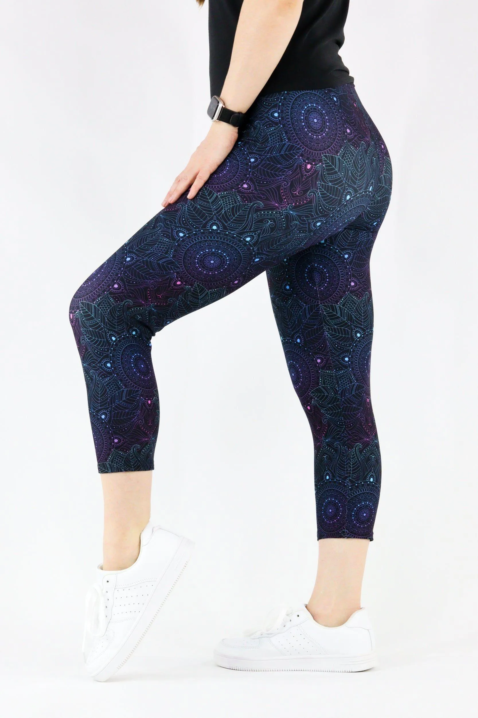 Holographic Mandala - Casual Capri Leggings
