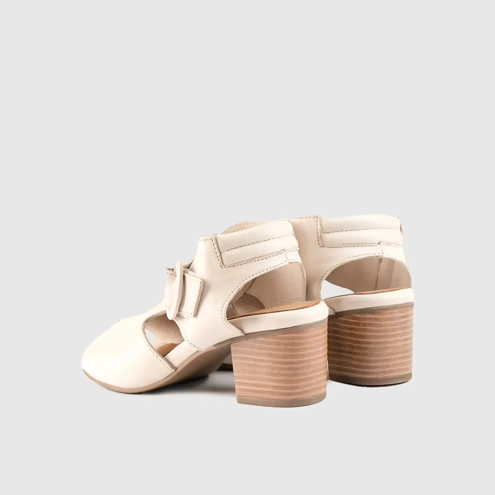 Leather Comfort Block Heel Sandal Beige 8427