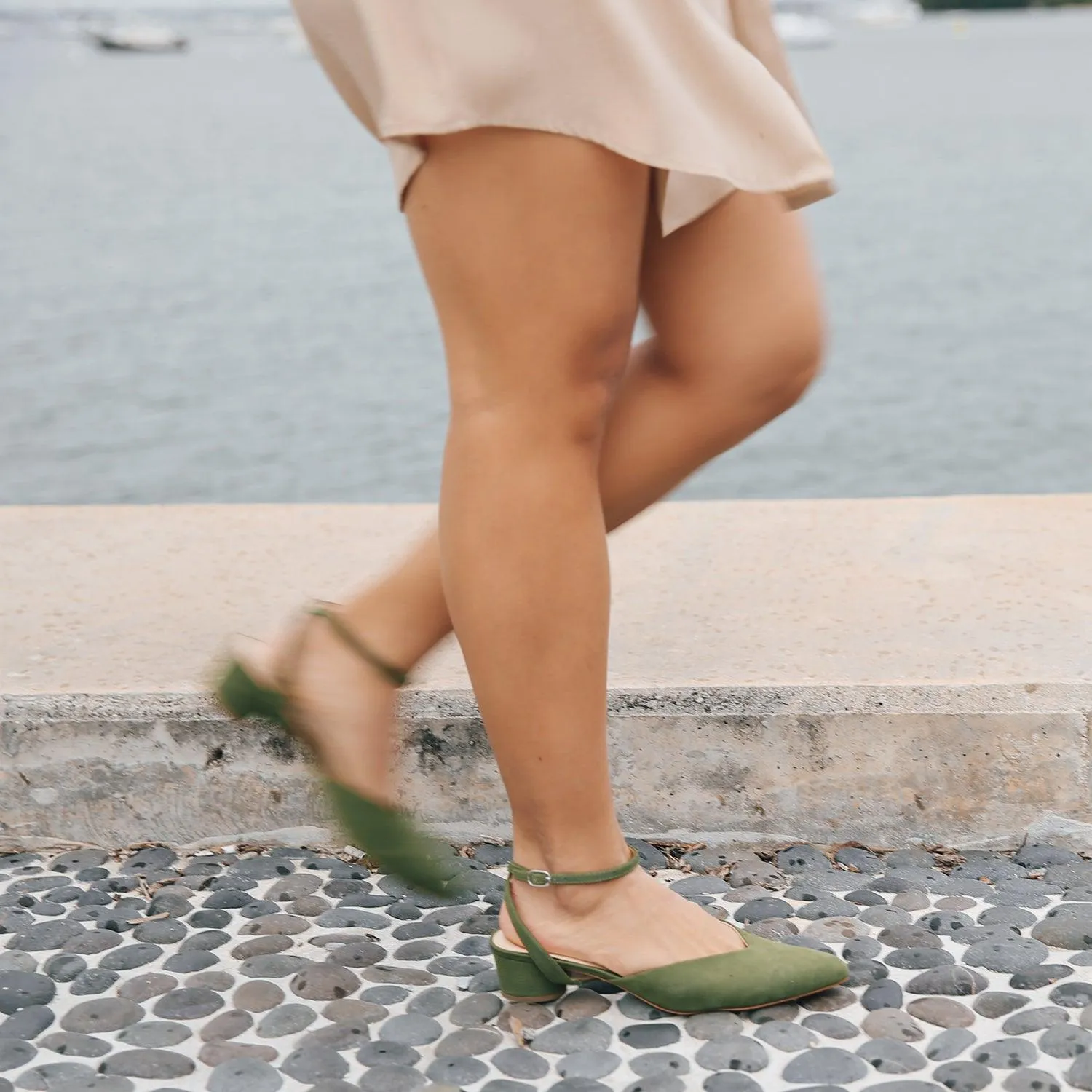 Moss V Slide   Marilyn Strap