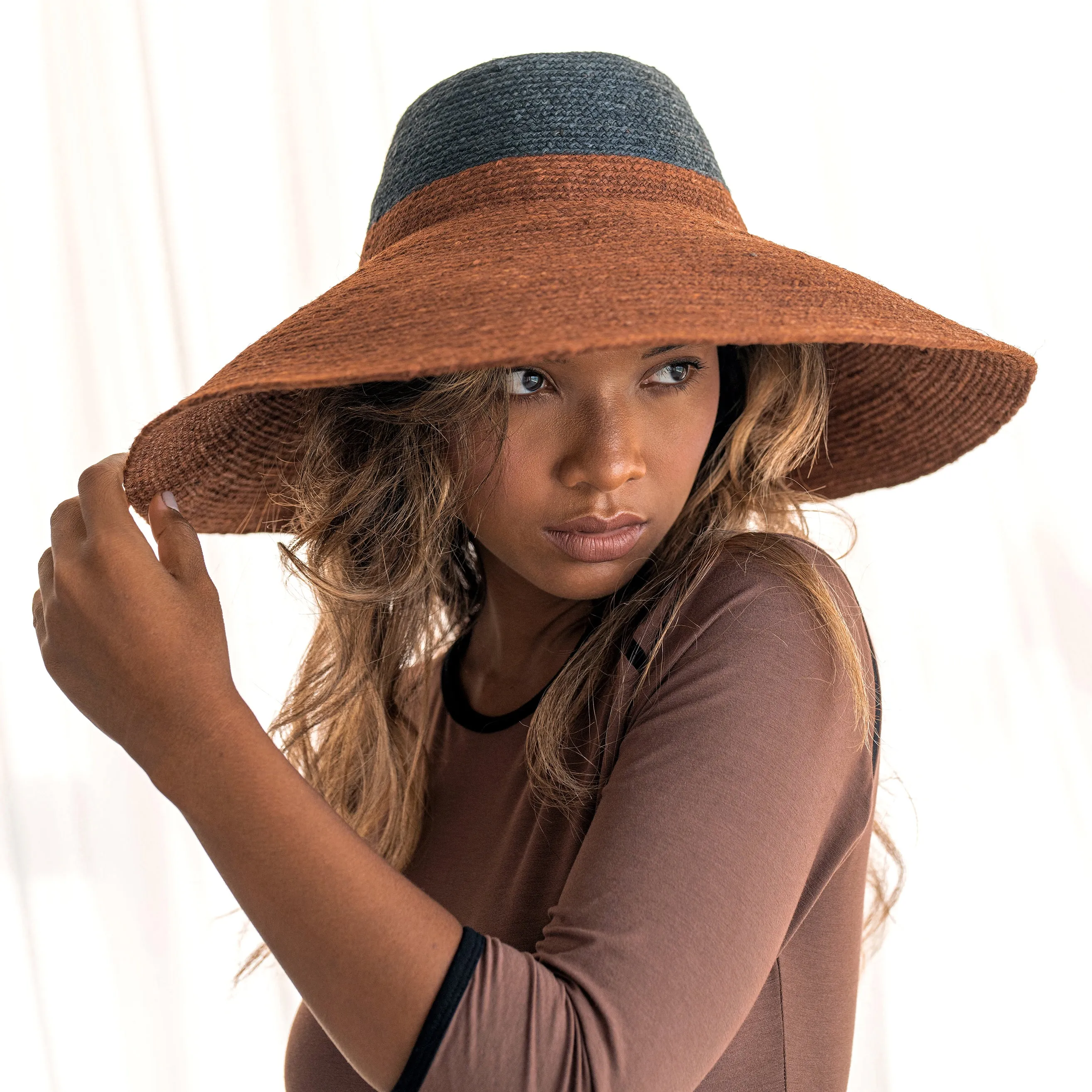 Riri Duo Jute Straw Hat, in Burnt Sienna & Black