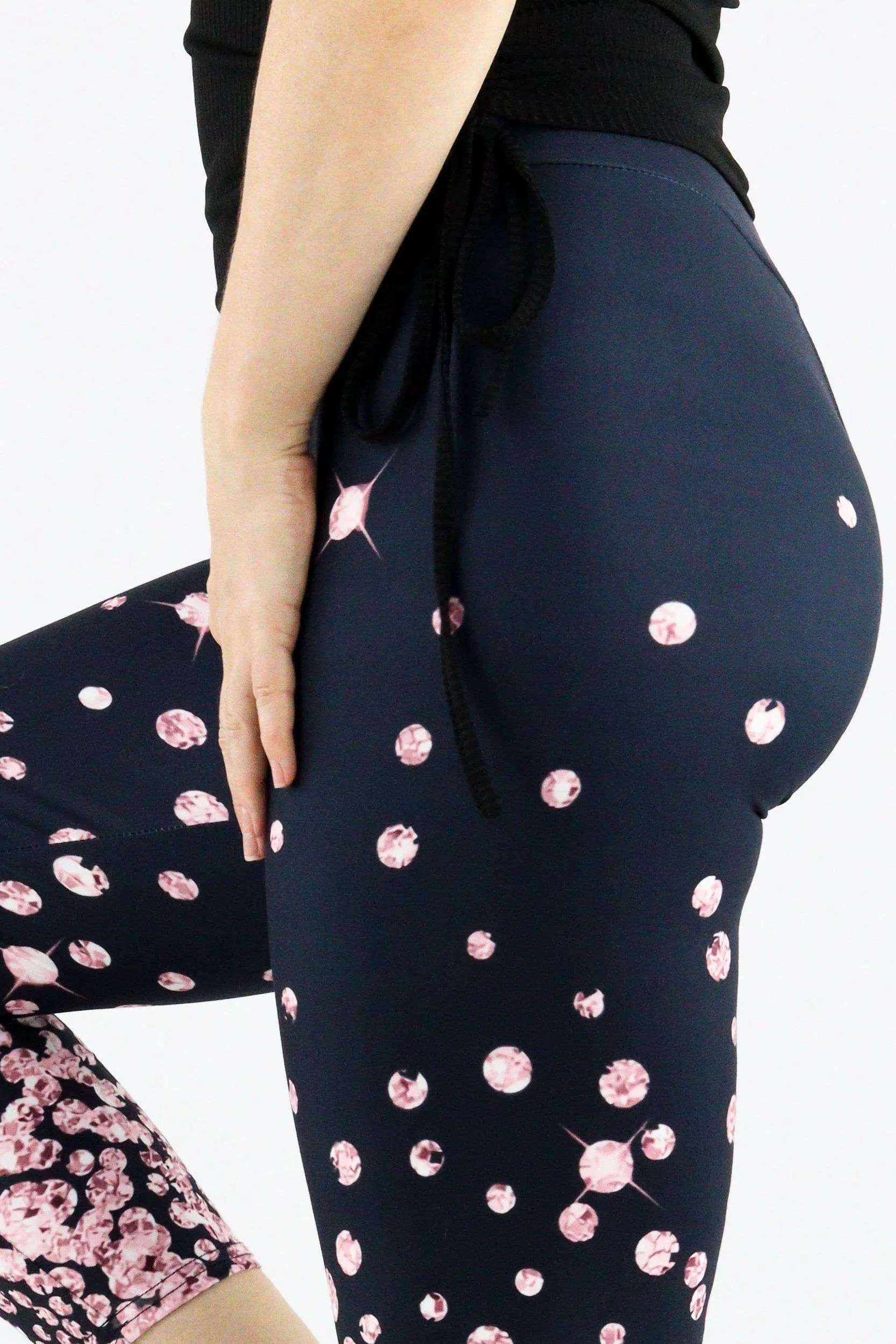 Rose Gems - Casual Capri Leggings