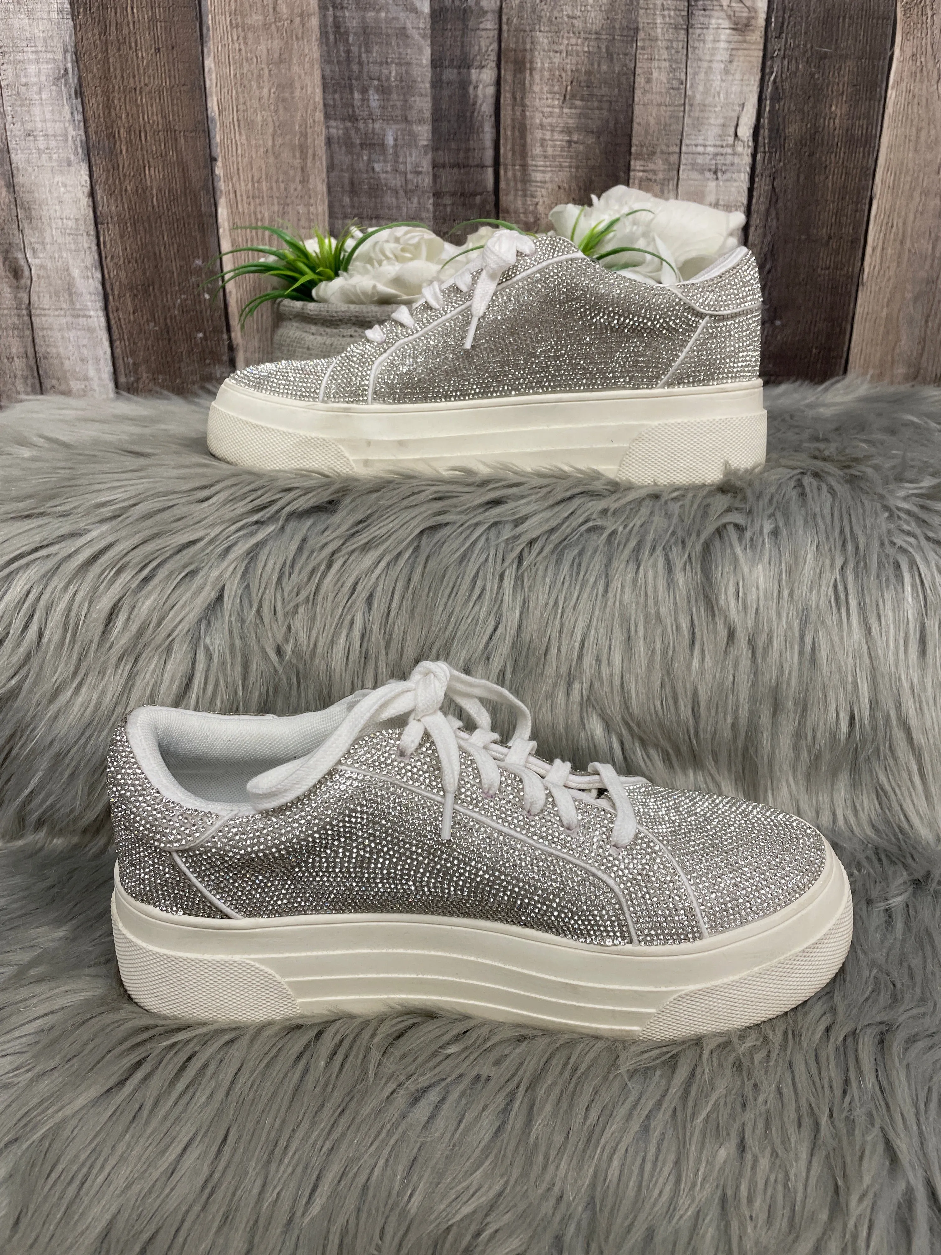 Shoes Sneakers By Jessica Simpson In Silver, Size: 7.5