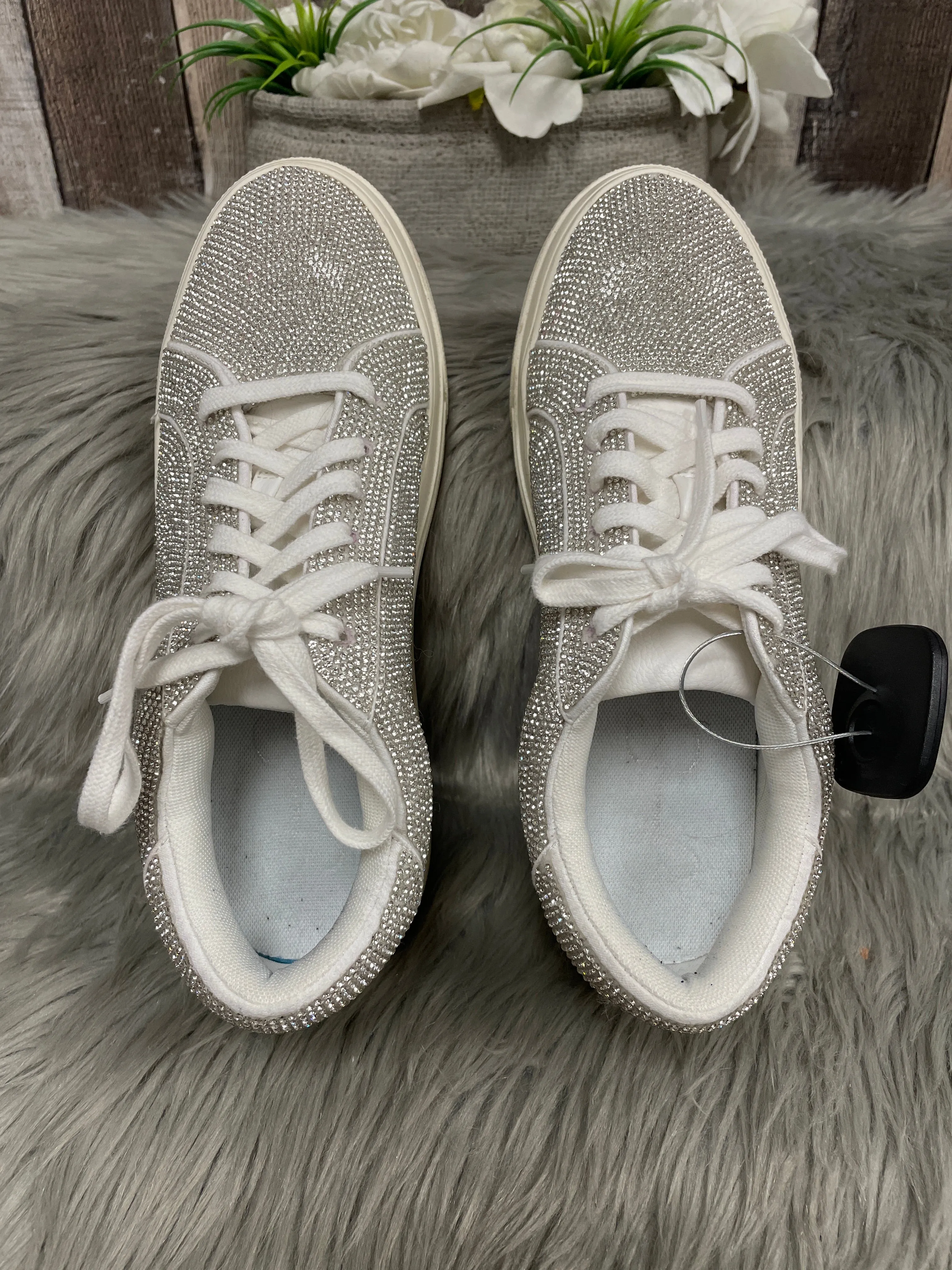 Shoes Sneakers By Jessica Simpson In Silver, Size: 7.5