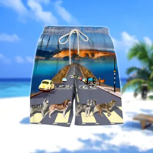 Siberian Husky Cross the road- Men Hawaii Beach Shorts