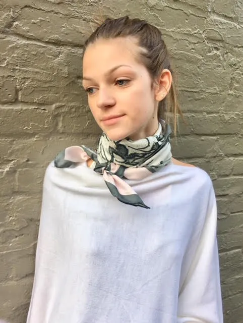 “Sport of Queens “ Scarf
