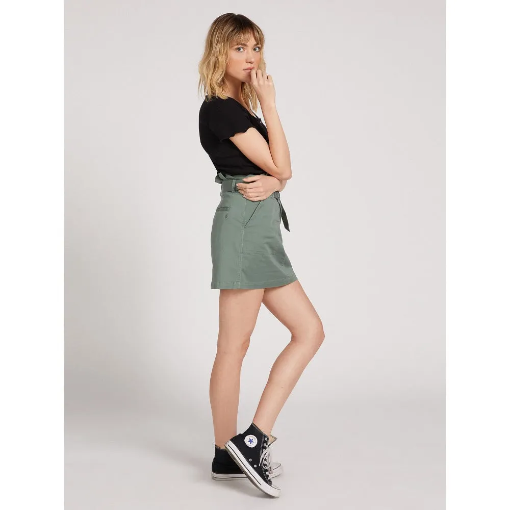 VOLCOM FROCHICKIE BELTED MINI SKIRT FOREST GREEN