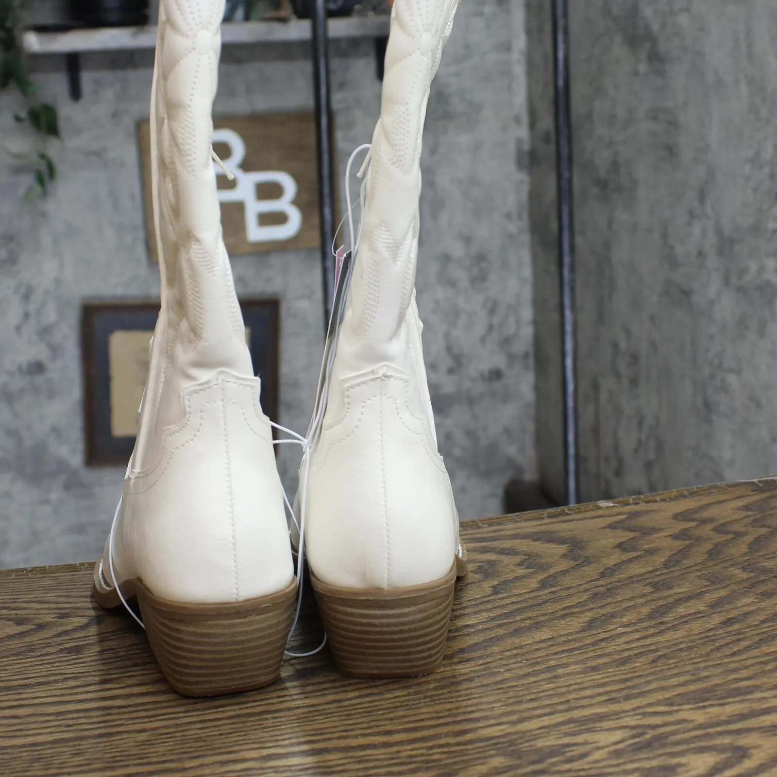 Wild Fable Kenzi Western Boots with Memory Foam Insole Ivory Off White 8.5M