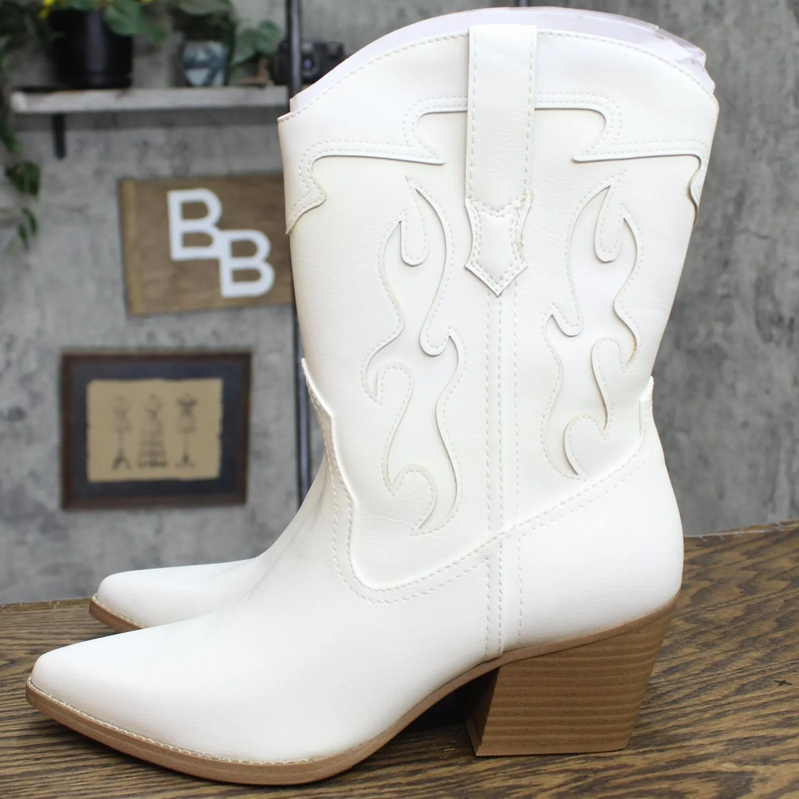 Wild Fable Women's Daytona Western Boots with Memory Foam Insole White 11