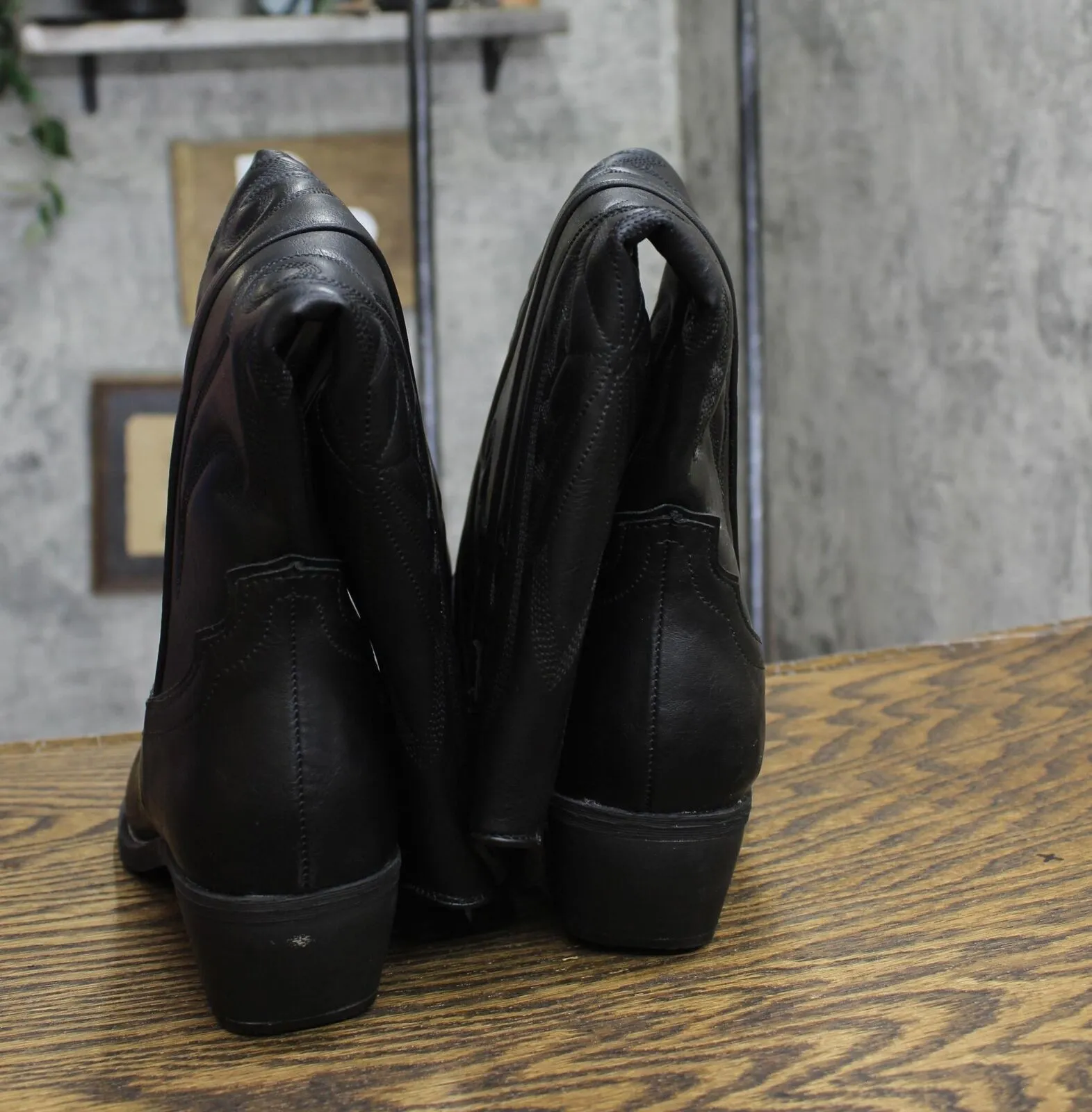 Wild Fable Womens Kenzi Western Boots with Memory Foam Insole Jet Black 8.5M