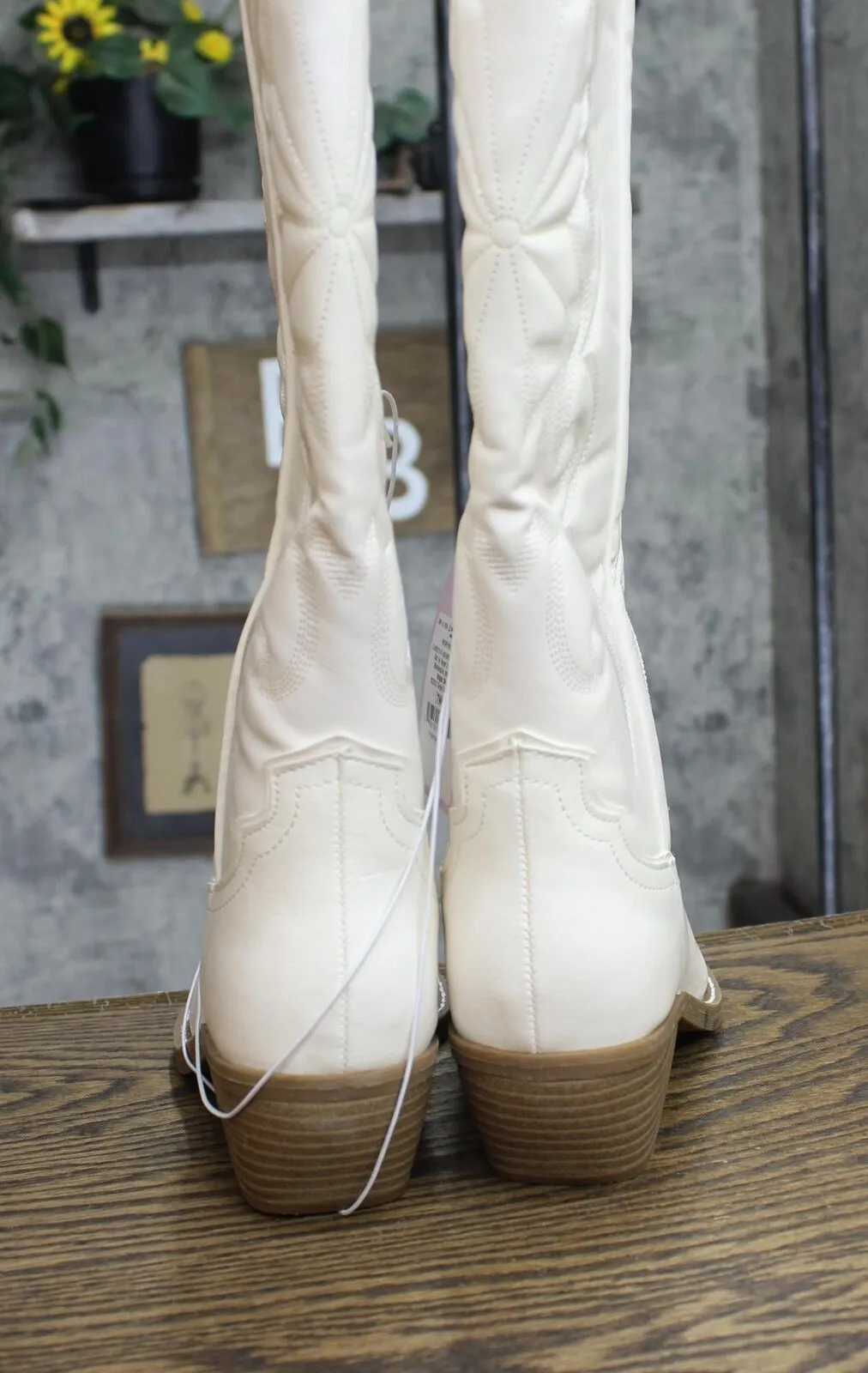 Wild Fable Womens Kenzi Wide Calf Western Boots Insole Ivory Off White 7M-WC