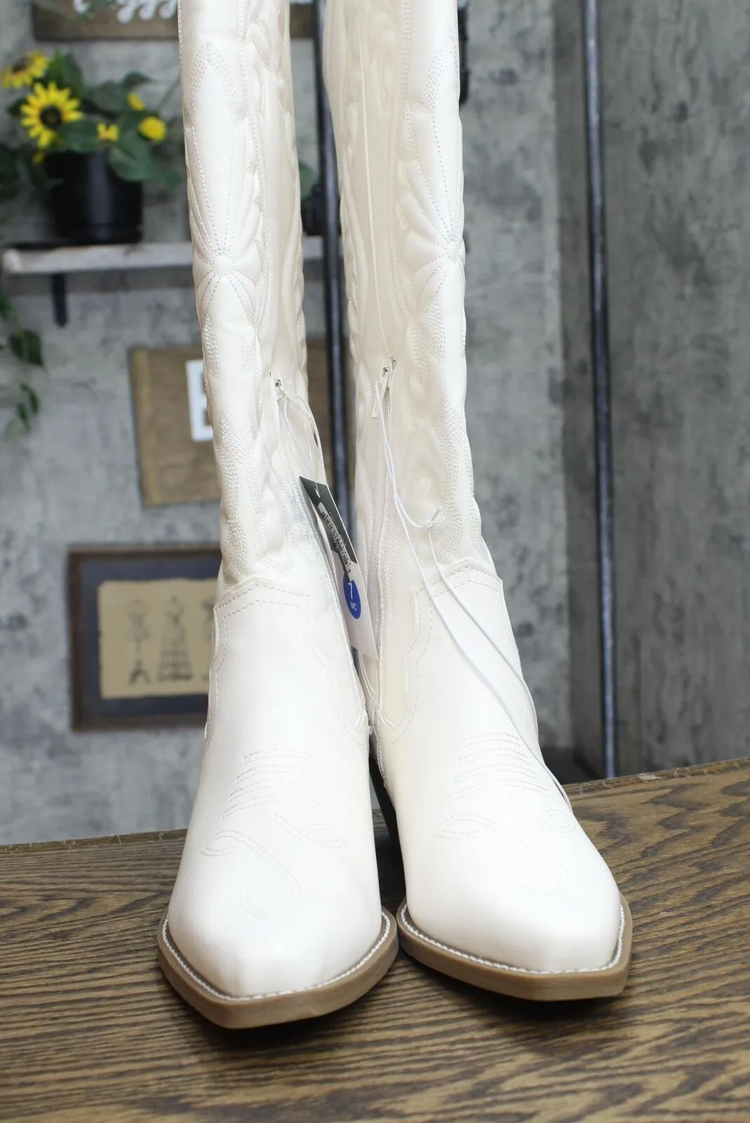 Wild Fable Womens Kenzi Wide Calf Western Boots Insole Ivory Off White 7M-WC